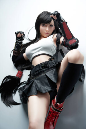167cm D-Cup, Tifa Lockhart de Final Fantasy VII